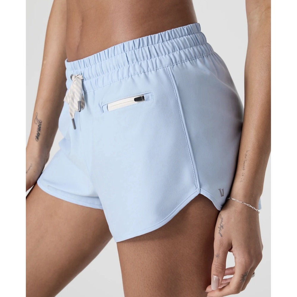 Vuori Clementine 2.0 Shorts 4” Running Athletic Workout Womens Sz L - Light Blue